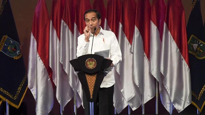 Jokowi Janji Permudah Investasi Data Center Microsoft di RI