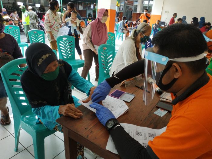 Warga Yogyakarta Mulai Terima Bantuan Tunai