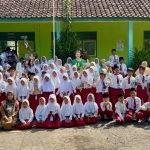 EDUKASI RECYCLE SAMPAH PLASTIK DAN BIJAKSANA DALAM PENGGUNAAN PLASTIK DI UMUR “EMAS” BAGI ANAK-ANAK PESISIR